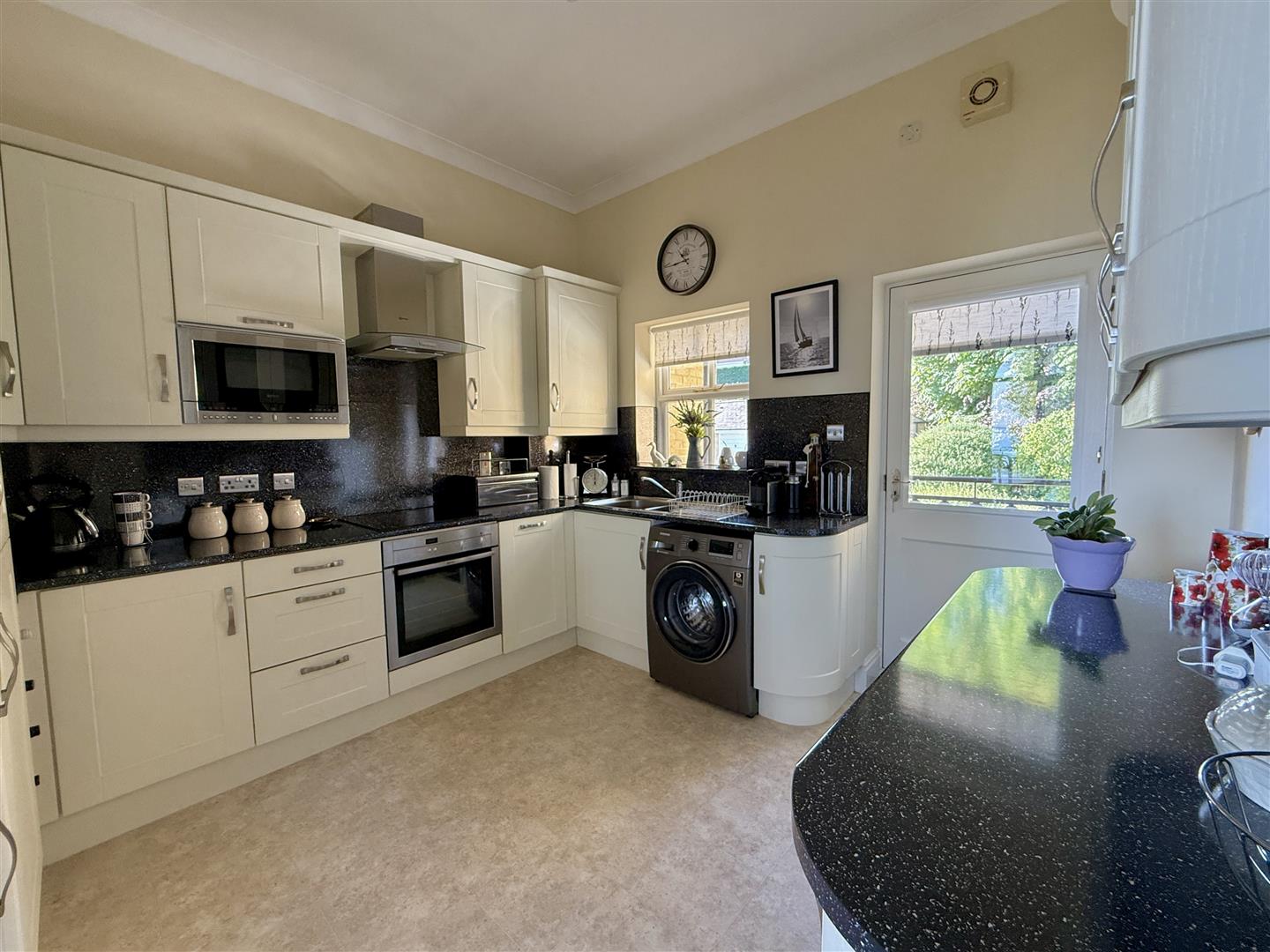 Kitchen: